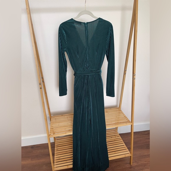 ASTR Jumpsuit in Emerald Velvet Ribbed - Picture 2 of 5